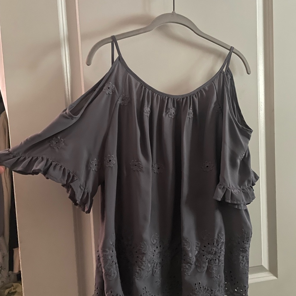 Knox Rose Gray Flutter Sleeve Blouse with Ruffled Details
